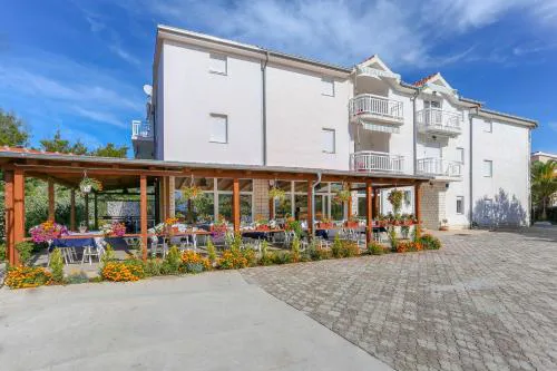 Apartments Lola