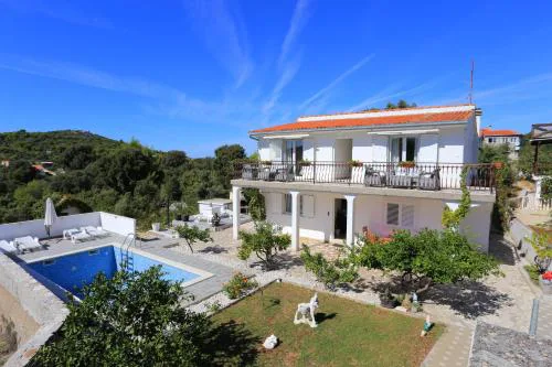 Family-friendly apartments with swimming pool Razanj, Rogoznica - 17867