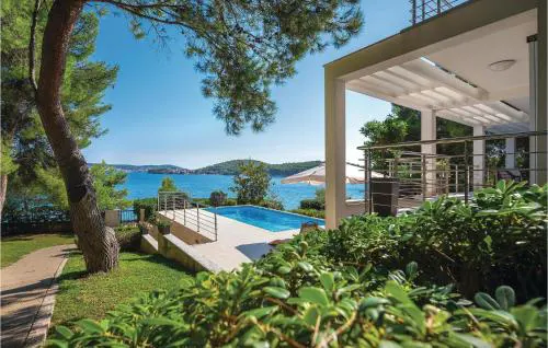 Five-Bedroom Holiday Home In Rogoznica