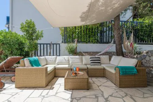 House 60m from the beach