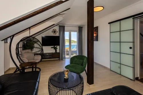 Renovated Apartments Skorin