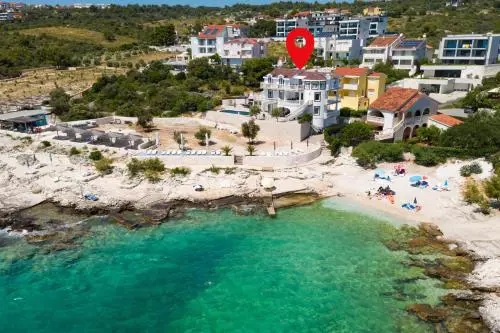 Studio Zecevo Rtic 8366a