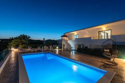 Villa Alina with heated pool