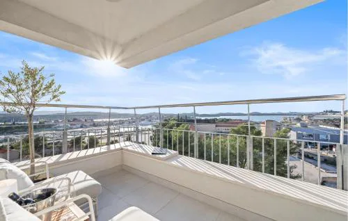 2 Bedroom Cozy Apartment In Sibenik