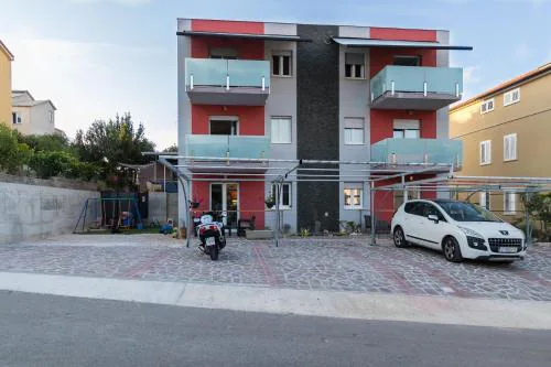 Apartments and rooms with parking space Grebastica, Sibenik - 17831
