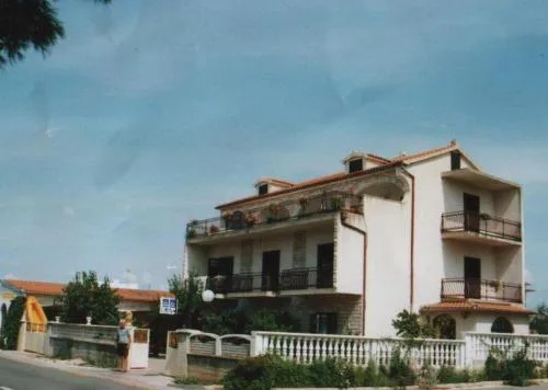 Apartments with parking spaces Brodarica, Sibenik - 12405