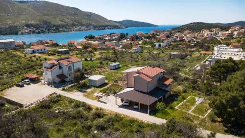 Apartments with a parking space Grebastica, Sibenik - 24046