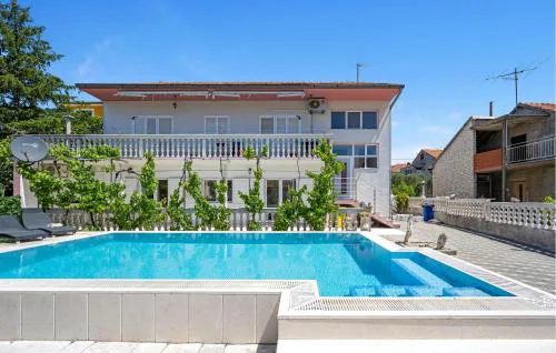Beautiful Apartment In Sibenik