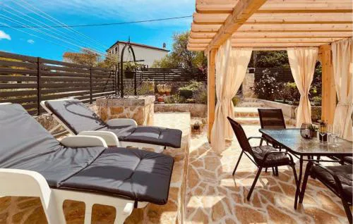 Beautiful Home In Sibenik With Wifi
