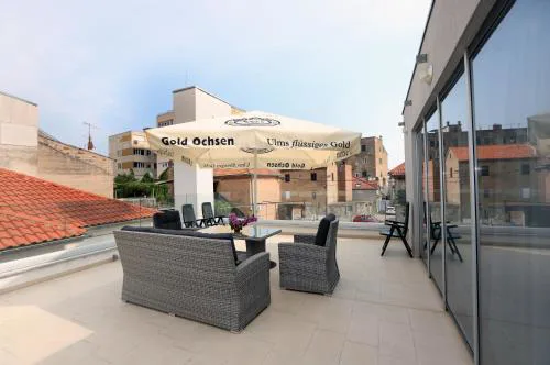D R Apartments