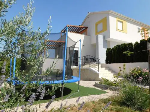 Family friendly house with a swimming pool Sibenik - 23060