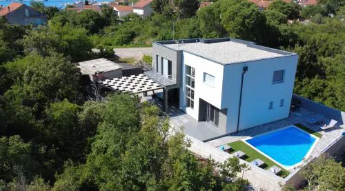 Luxury Colosseum
