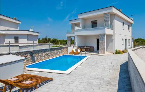 Nice Home In Sibenik With Kitchen