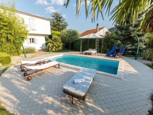 Elegant Villa Near Sea & Nature