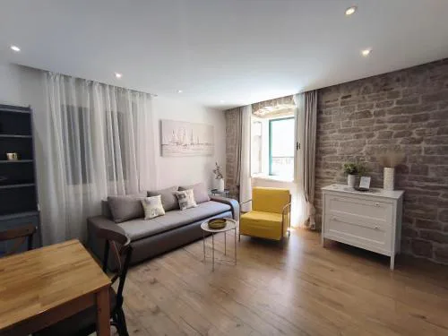 Rialto Luxury Apartment
