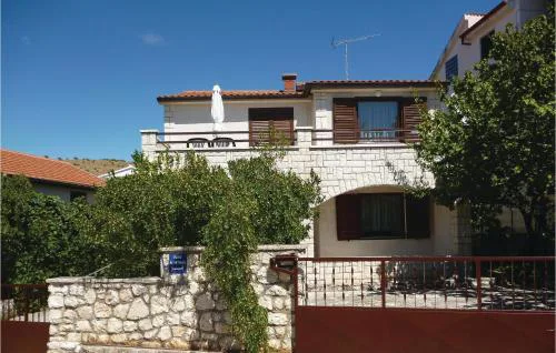 Three-Bedroom Apartment In Sibenik