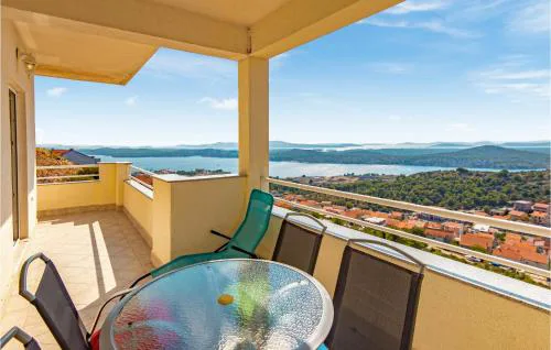 Three-Bedroom Apartment In Sibenik
