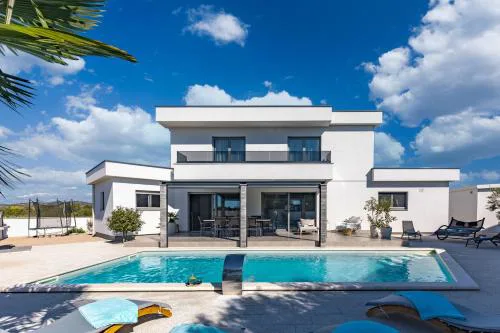 VILLA MIRAKUL