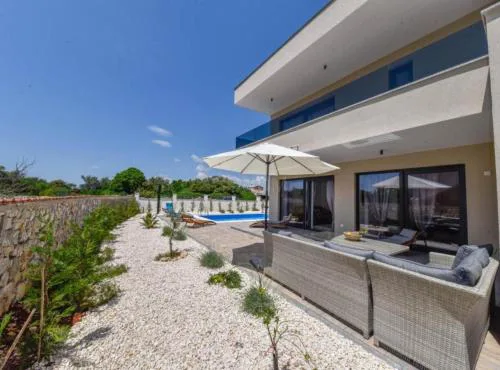 Villa Sunrise with Outdoor Pool