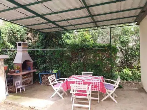 Whole house Ariela, 20m to the beach, has a barbecue, 2 terraces
