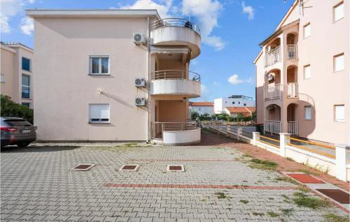 Stunning Apartment In Srima With Wifi