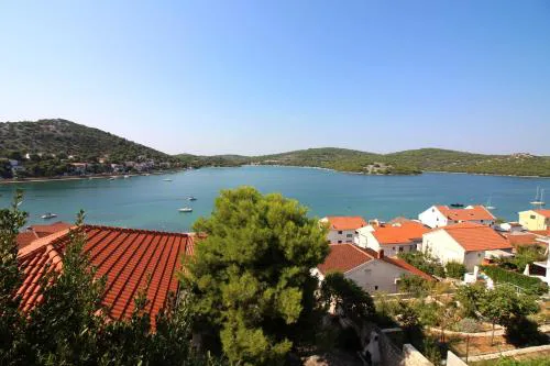 APARTMANI JADRANKA s pogledom na more