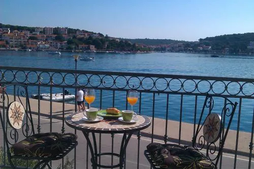 Apartment Milka with sea view