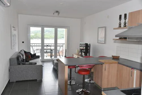 Villa Pina Apartment Evitos