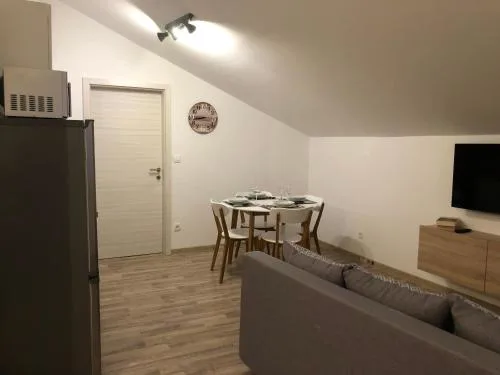 Ideal Holiday Apartment 1