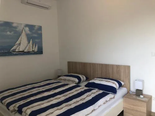 Ideal Holiday Apartment 2