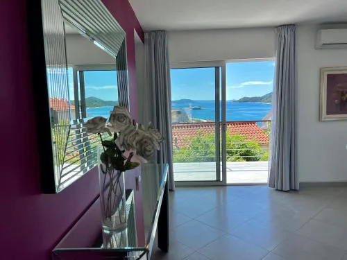 Villa White
