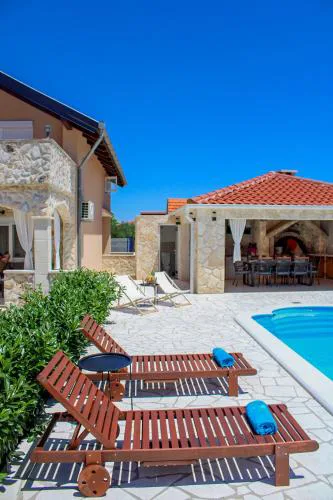 Holiday home Bevanda