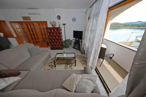 Apartments in Mali Iz - Insel Iz 53386