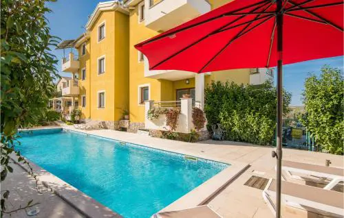 Amazing Apartment In Salatici With Wifi