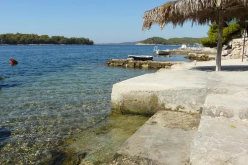 Apartments near the sea Marinovic