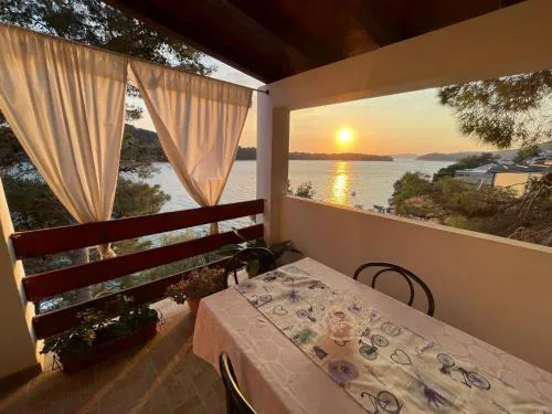 Lovely apartments on the private Beach - island Korčula