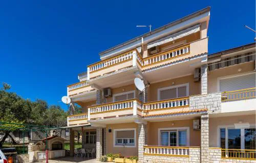 Amazing Apartment In Rab With Wifi