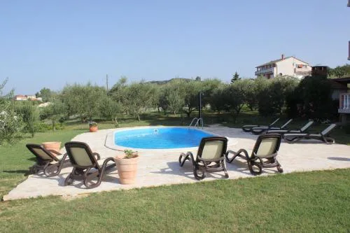 Apartman Arba 2 with heated pool