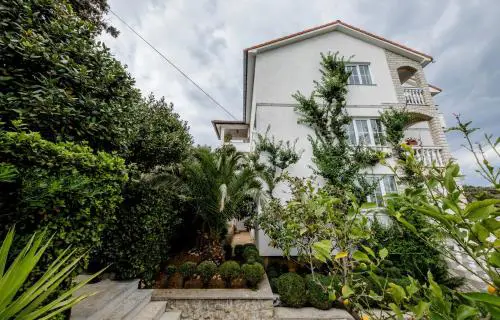 Apartments Anica Kampor