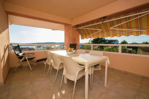 Apartments in Rab - Insel Rab 42670