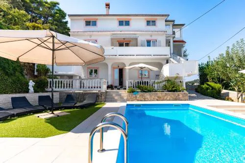 Apartments Lores