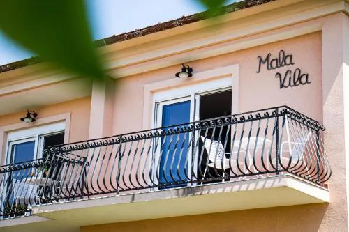 Apartments Mala Vila