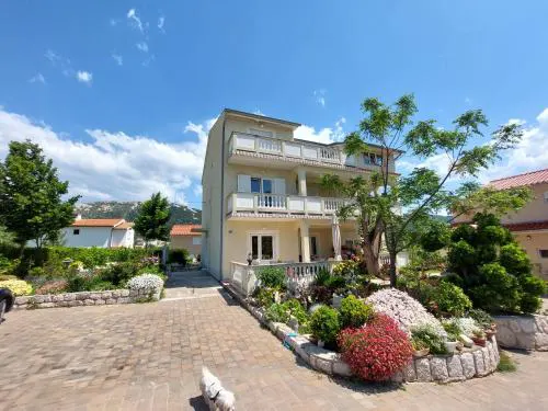 Apartments Velinka