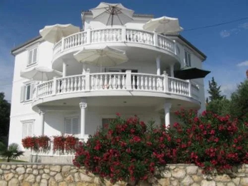 Apartments with parking spaces Barbat, Rab - 16816