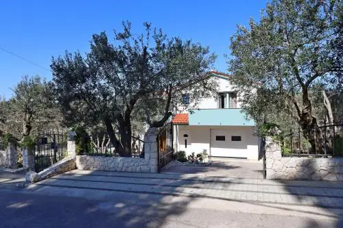Apartments with parking spaces Mundanije, Rab - 21543