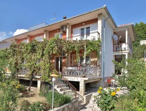 Apartments with a parking space Palit, Rab - 17881