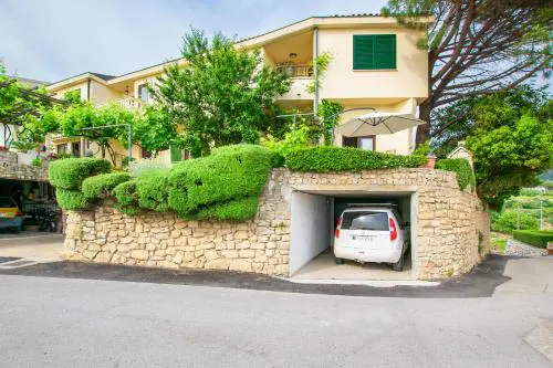 House Mirjana