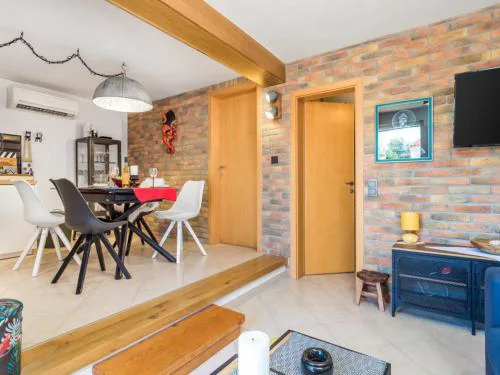 Luxury Rab Apartment with Terrace - One Bedroom Apartment with Terrace