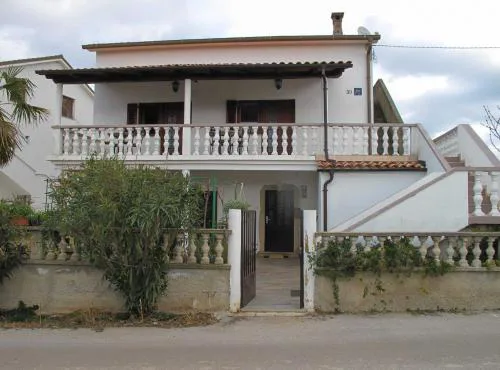 Bright and Modern: Fully Furnished Krk Apartments with Private Parking