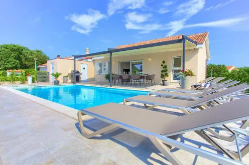 Holiday Home Elegant